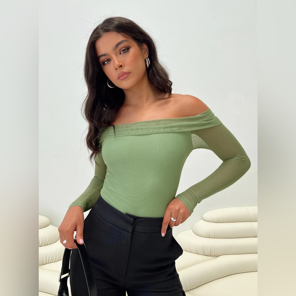 NWT Princess Polly Doza Off The Shoulder Bodysuit Green